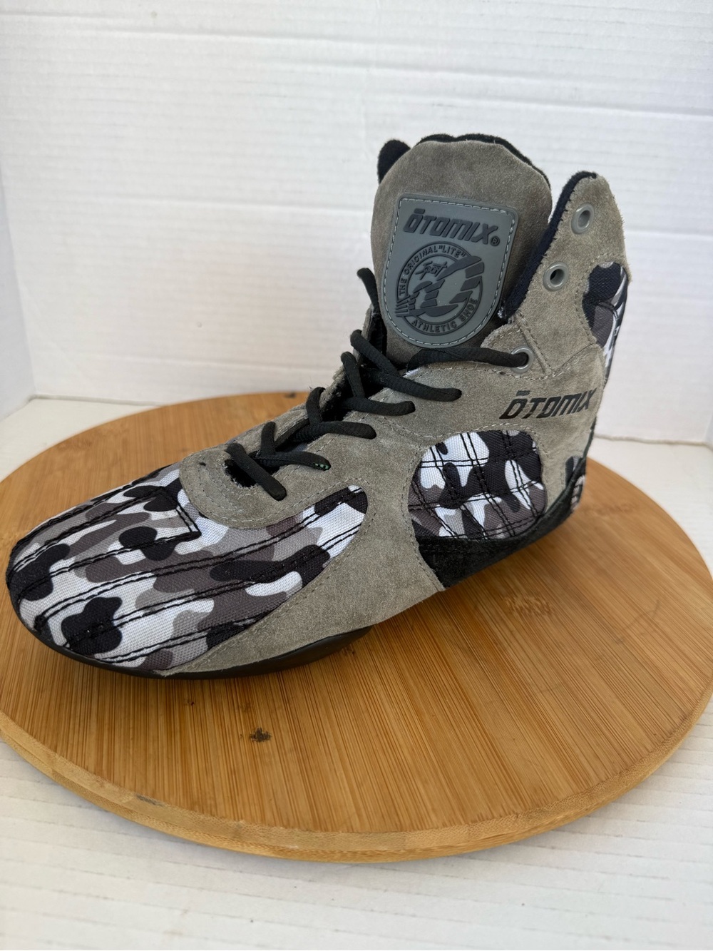 Otomix Stingray Escape M3000 Shoes M 7 W 8 Grey Camo Bodybuilding Weightlifting